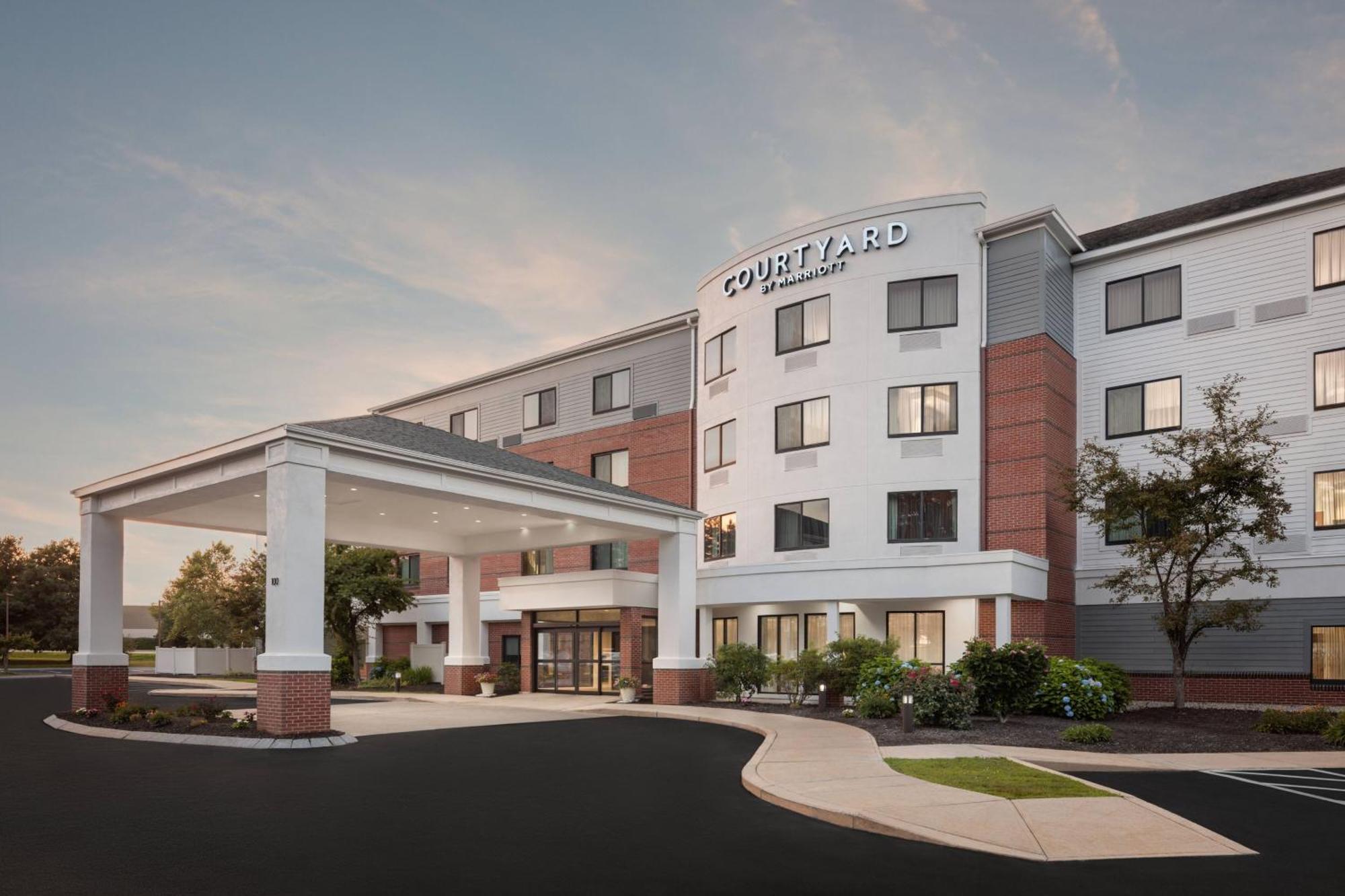 Courtyard Portland Airport Hotel South Portland Buitenkant foto
