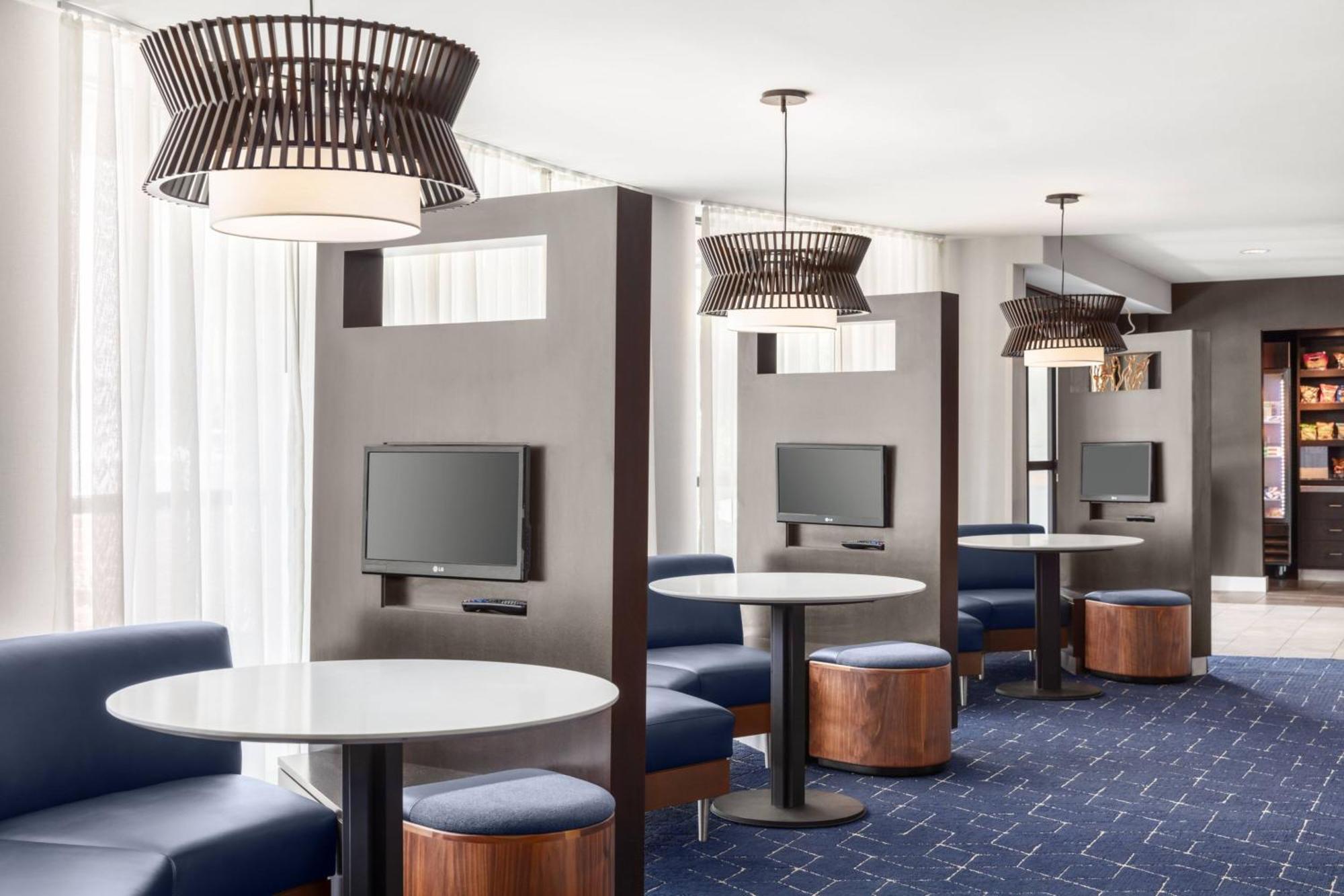 Courtyard Portland Airport Hotel South Portland Buitenkant foto