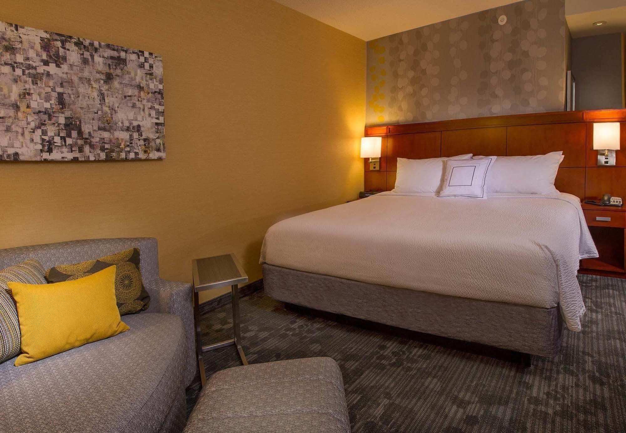 Courtyard Portland Airport Hotel South Portland Buitenkant foto